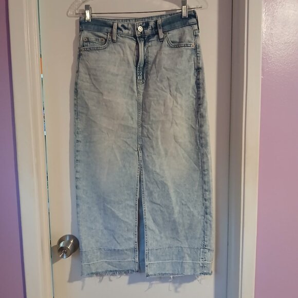 GAP Women;s Lightweight Maxi Denim Skirt - Picture 1 of 8